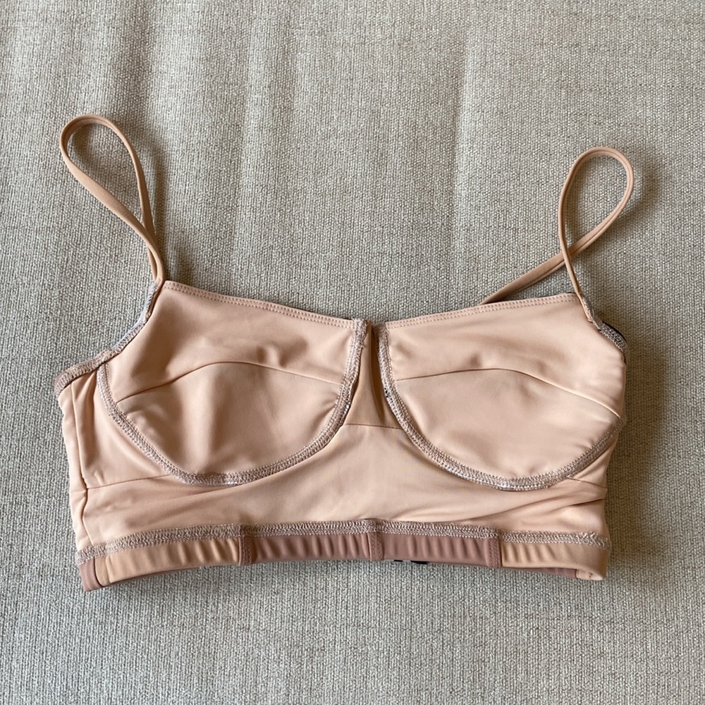 Sports bra in cheetah print, size S/M ASOS brand. - Picture 7 of 12
